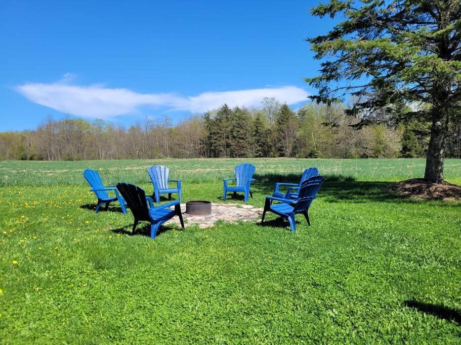 Family Friendly Cottage ☆Walking Distance To Beach ليونز هيد المظهر الخارجي الصورة