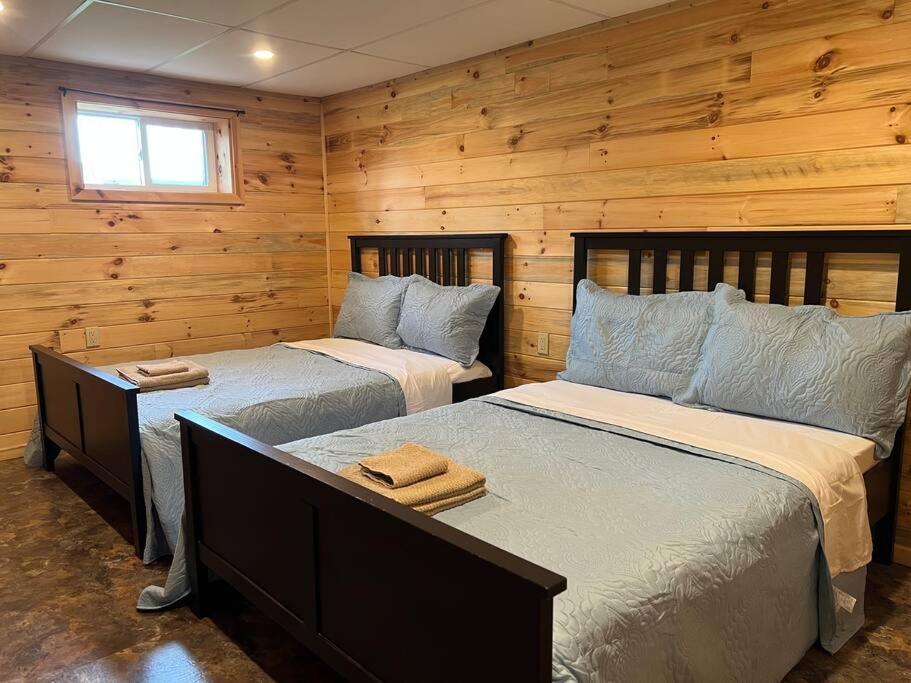 Family Friendly Cottage ☆Walking Distance To Beach ليونز هيد المظهر الخارجي الصورة