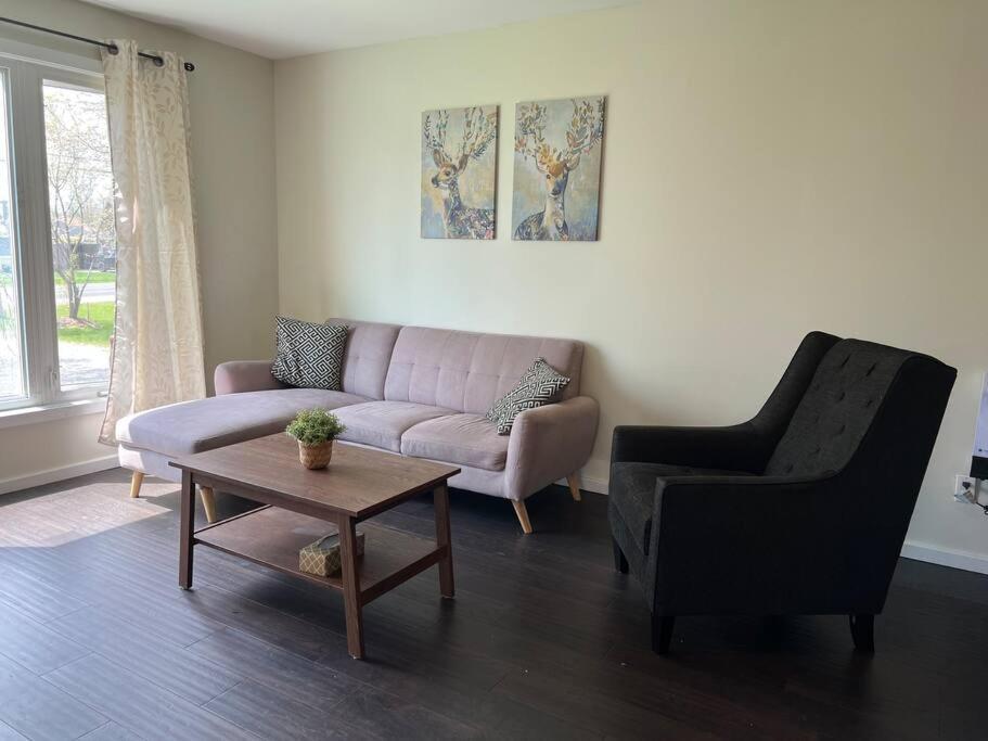 Family Friendly Cottage ☆Walking Distance To Beach ليونز هيد المظهر الخارجي الصورة