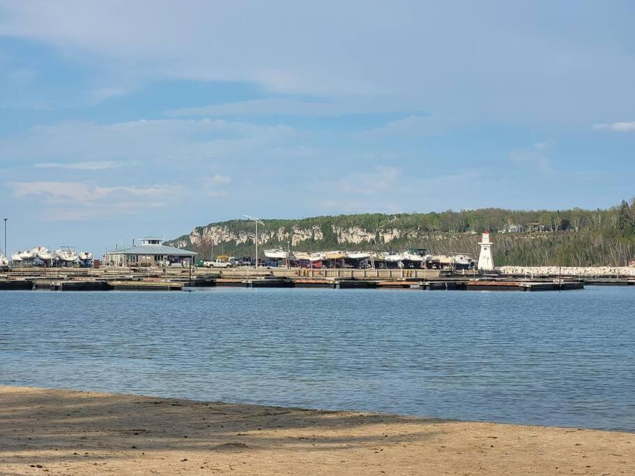 Family Friendly Cottage ☆Walking Distance To Beach ليونز هيد المظهر الخارجي الصورة